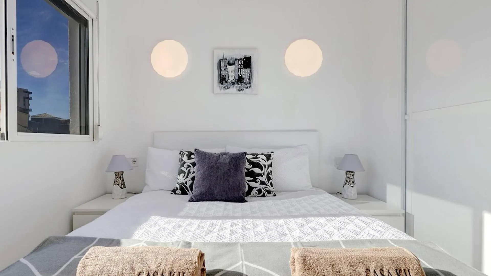 Apartment 019 Stylish 3 Bed Ibensa Square Apt, Near Beach & Bars Benalmadena