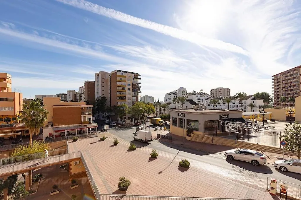 Appartement 019 Stylish 3 Bed Ibensa Square Apt, Near Beach & Bars Benalmádena Spanje