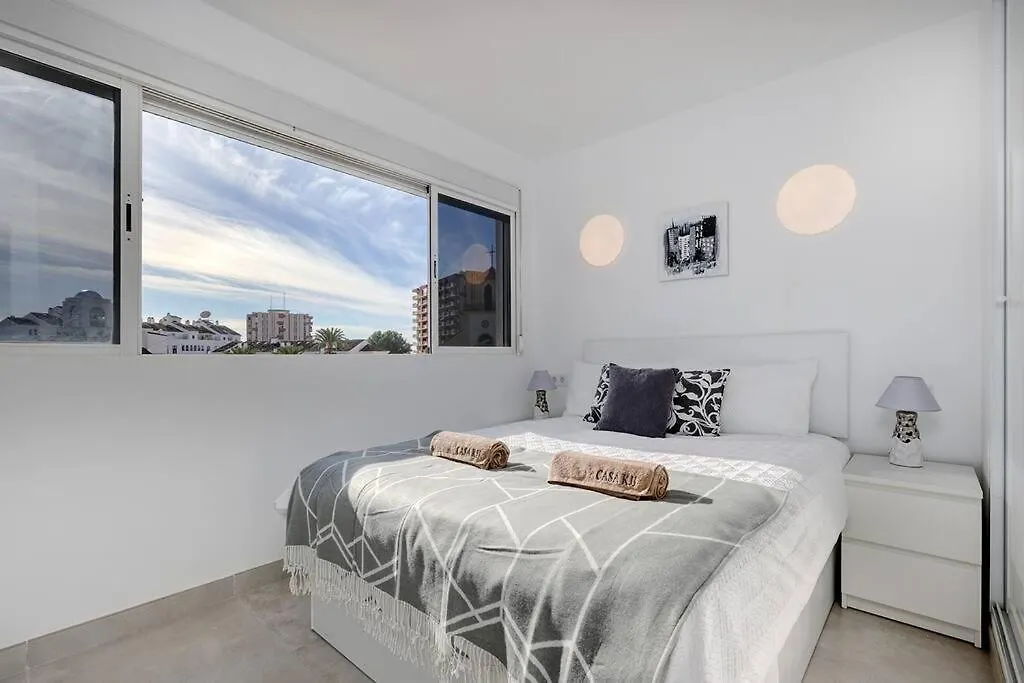019 Stylish 3 Bed Ibensa Square Apt, Near Beach & Bars Benalmádena 0*,  Spanje