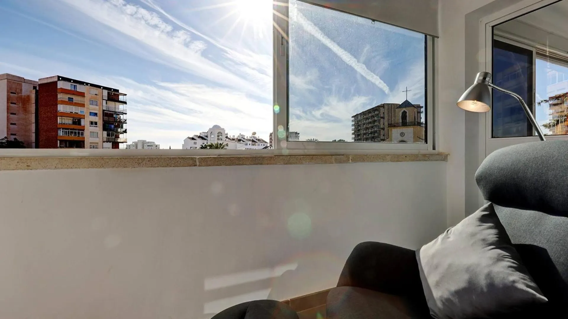019 Stylish 3 Bed Ibensa Square Apt, Near Beach & Bars Benalmádena 0*,  Spanje