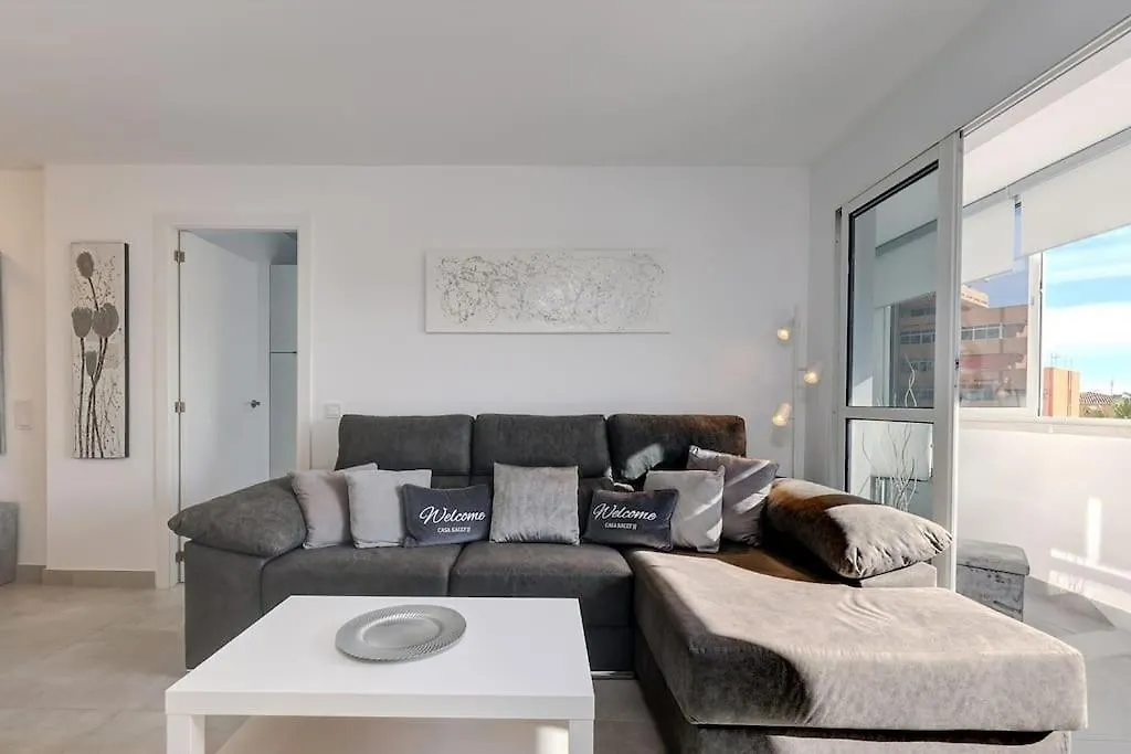Apartment 019 Stylish 3 Bed Ibensa Square Apt, Near Beach & Bars Benalmadena