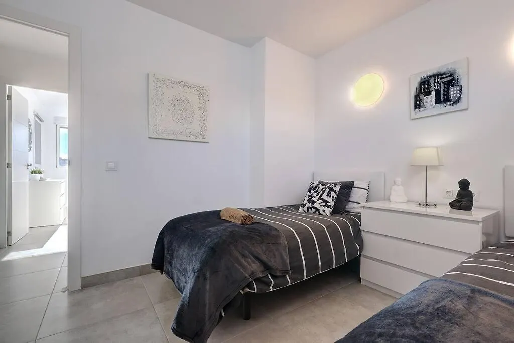 019 Stylish 3 Bed Ibensa Square Apt, Near Beach & Bars Benalmadena 0*,