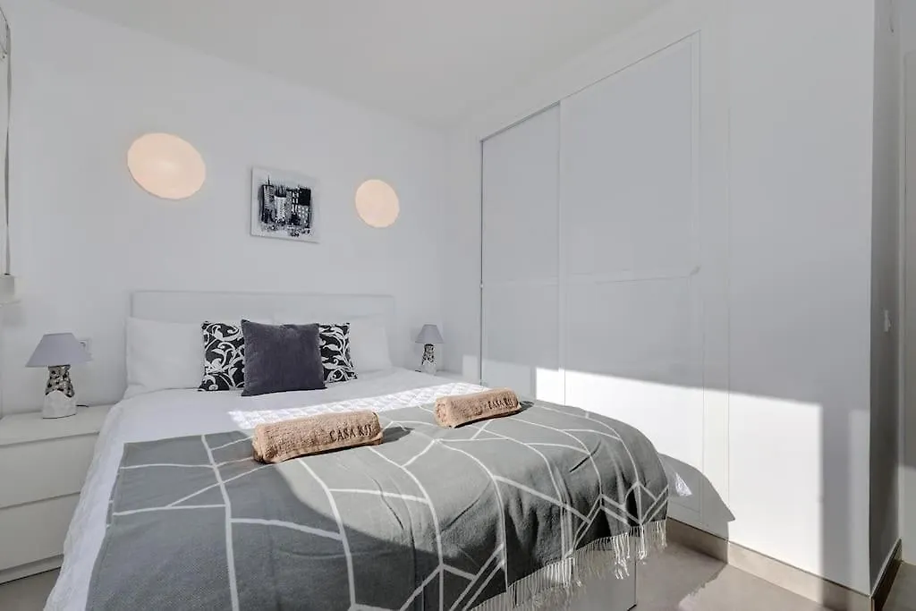 019 Stylish 3 Bed Ibensa Square Apt, Near Beach & Bars Benalmadena